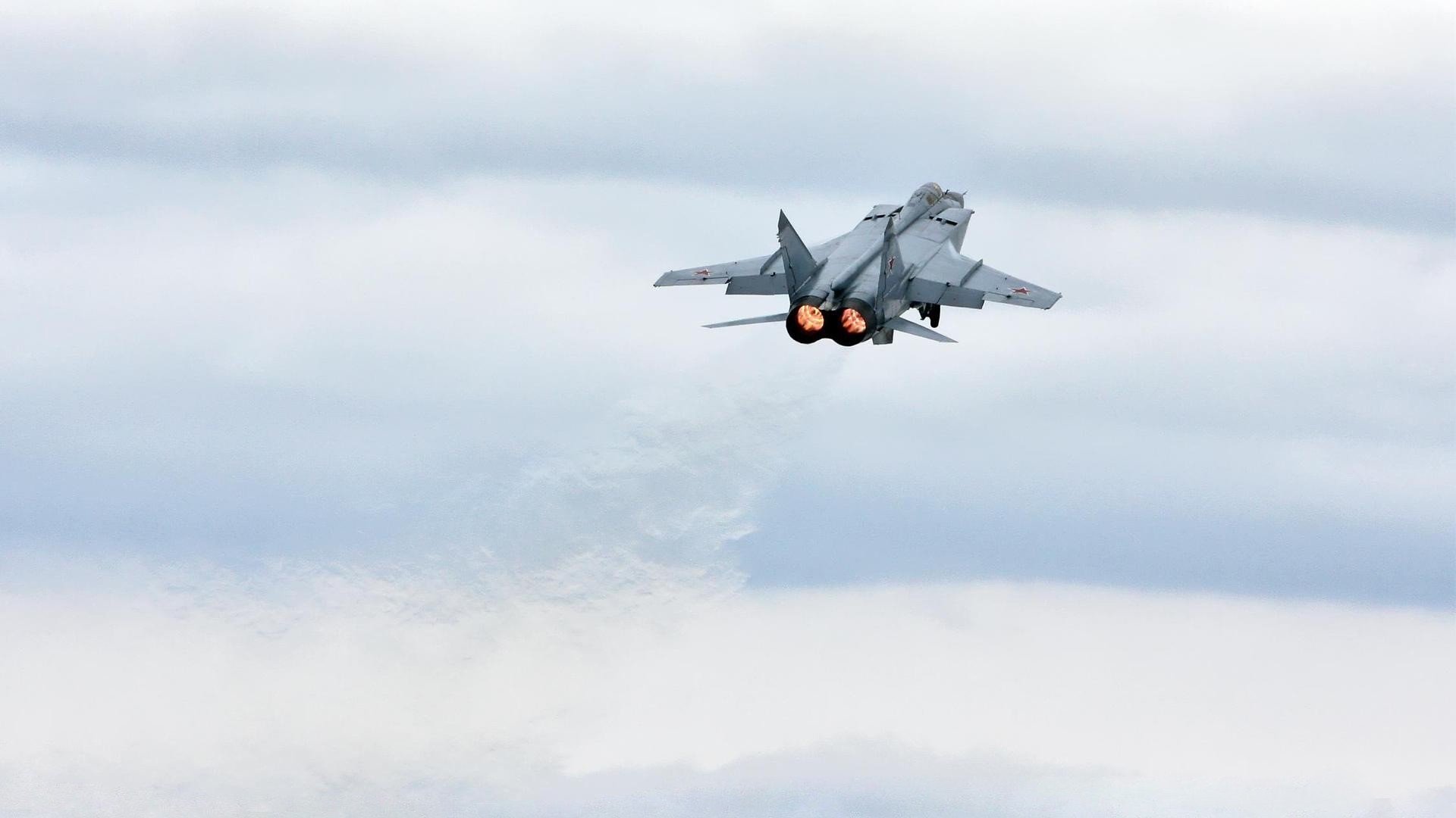 爱游戏官网-震撼电竞全国高校赛吸引百万观众，电竞全国大赛