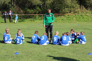 爱游戏娱乐平台-女篮老将坚持出战为队伍稳定发挥贡献宝贵经验力量，女篮名将